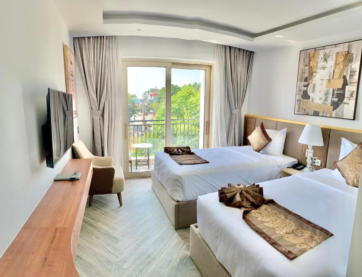 פלייקו Ngon Avatar Hotel מראה חיצוני תמונה