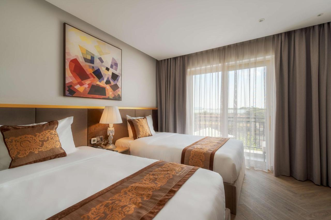 פלייקו Ngon Avatar Hotel מראה חיצוני תמונה