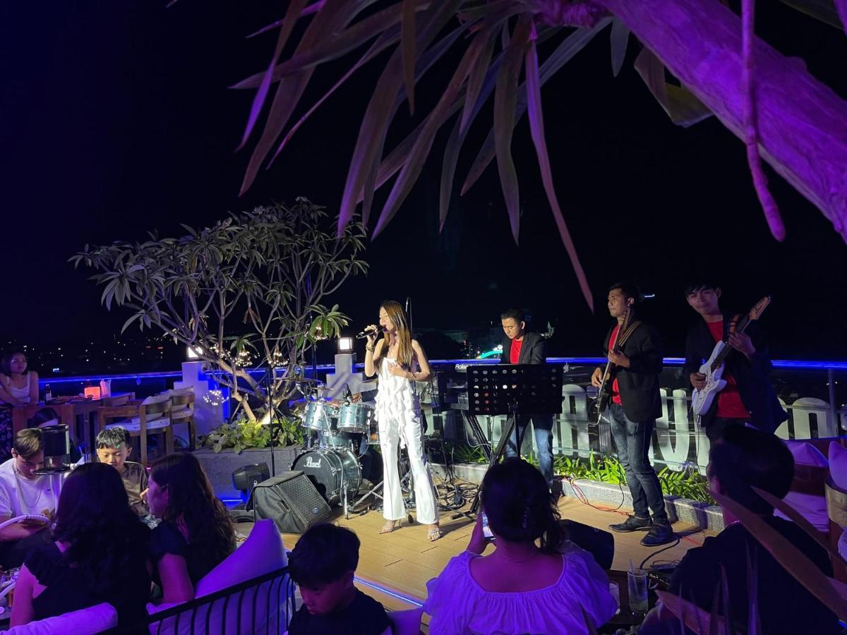 פלייקו Ngon Avatar Hotel מראה חיצוני תמונה